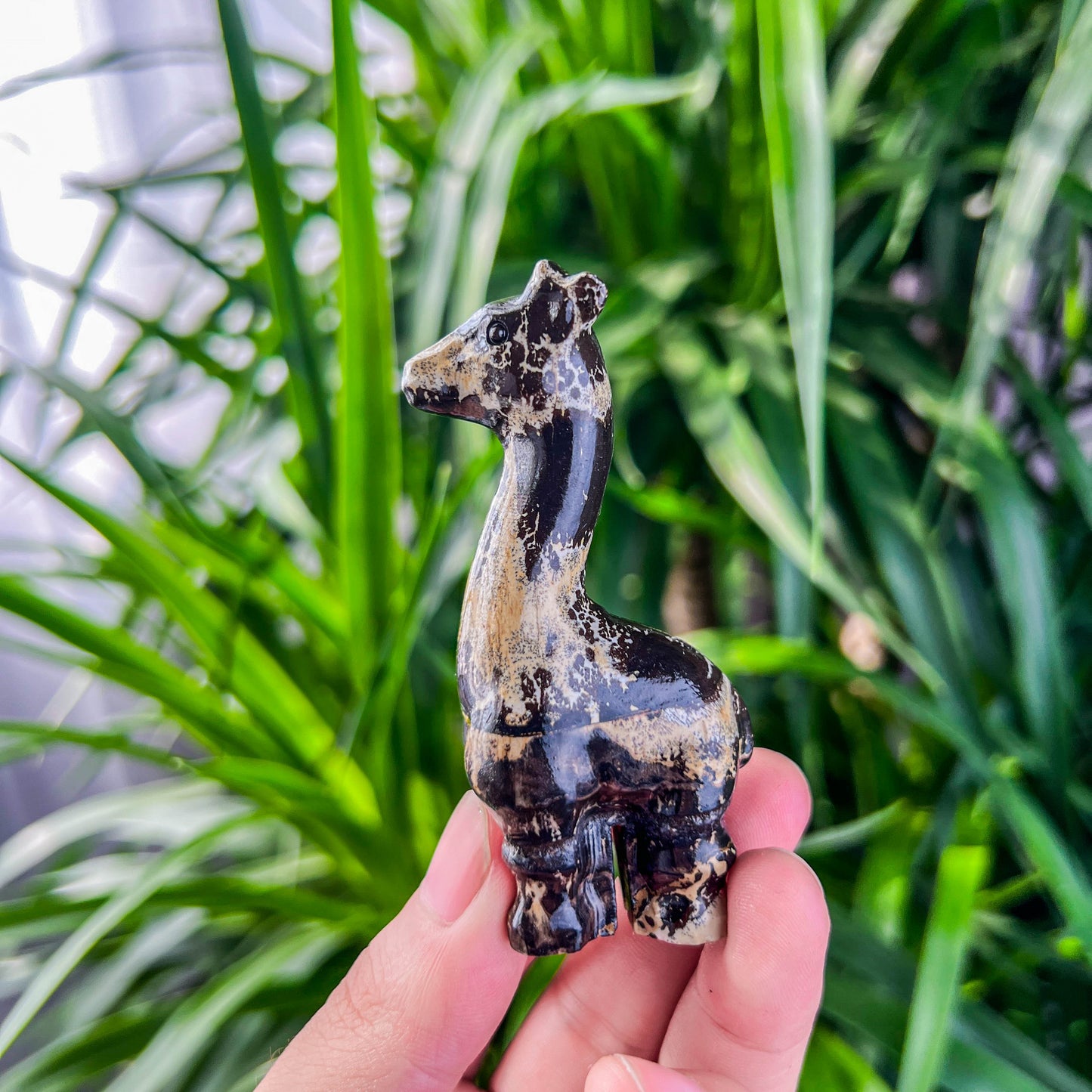 painting stone giraffe